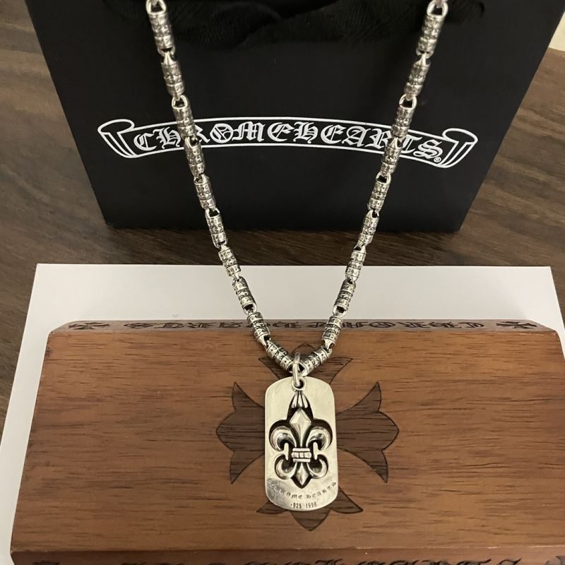 Ch**me He**ts necklaces